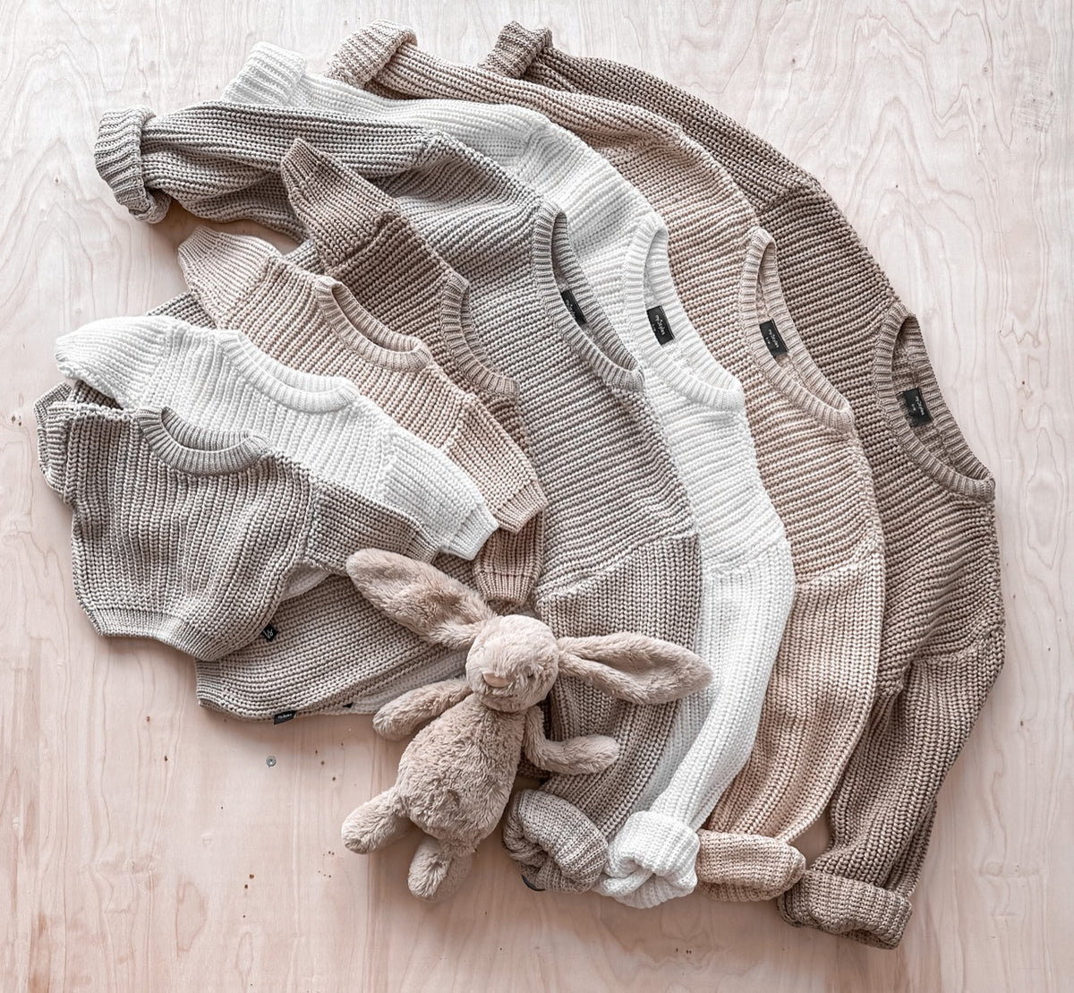 Knitted sweater (sand)