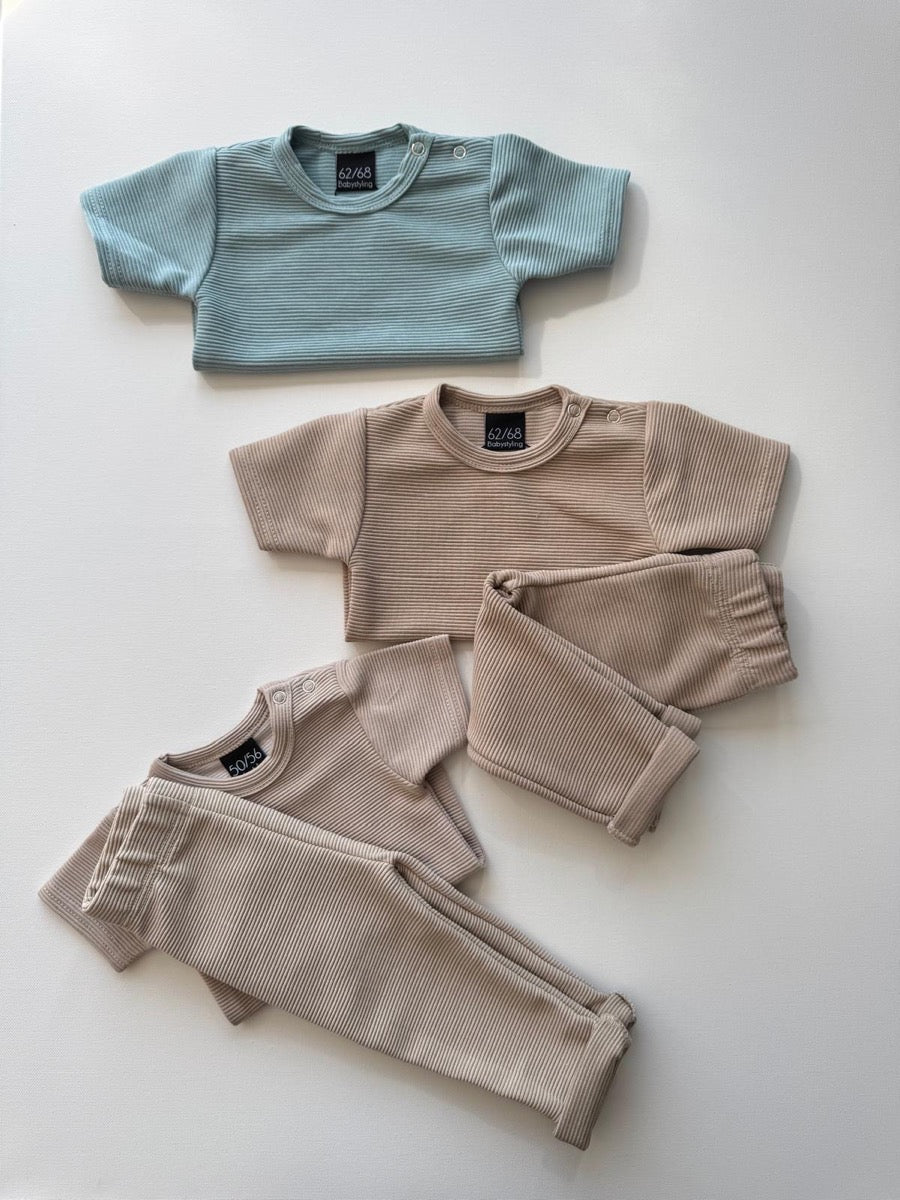 Geripptes T-Shirt (abgerundeter Rücken) (Sand) 50/56