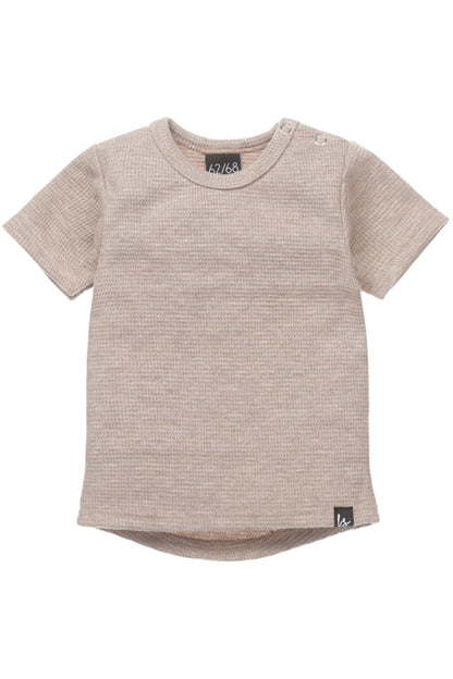 Waffel-T-Shirt (braun) (abgerundeter Rücken)