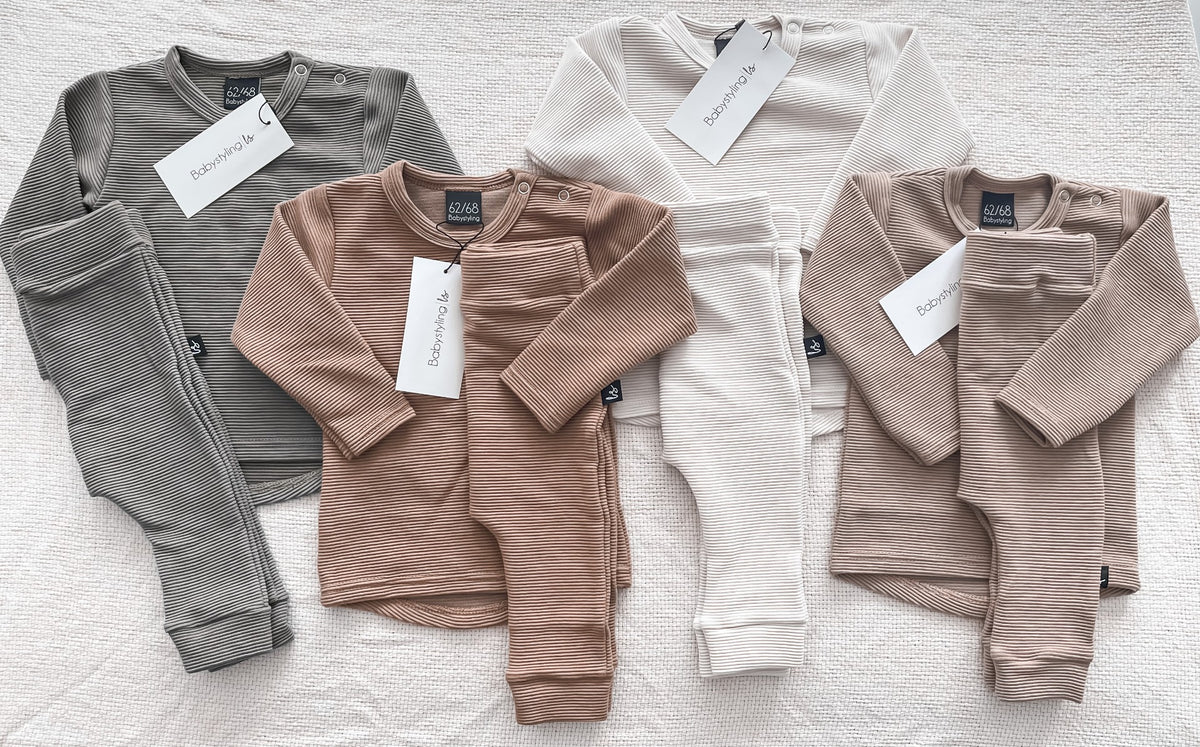 Rippstrick-Langarmshirt (Sand) (abgerundeter Rücken)