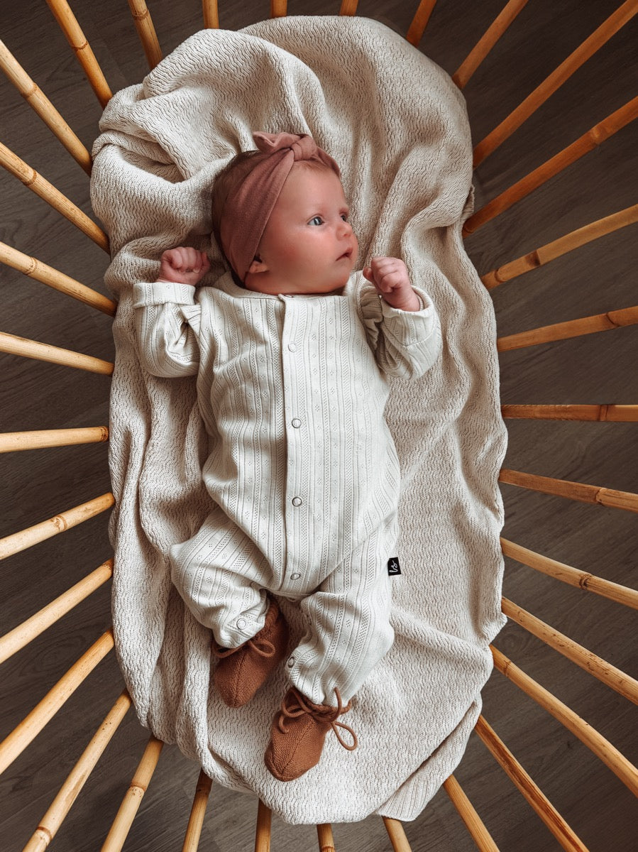 Rüschen-Playsuit, Pointelle Sand