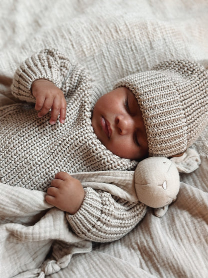 Knitted sweater (sand)