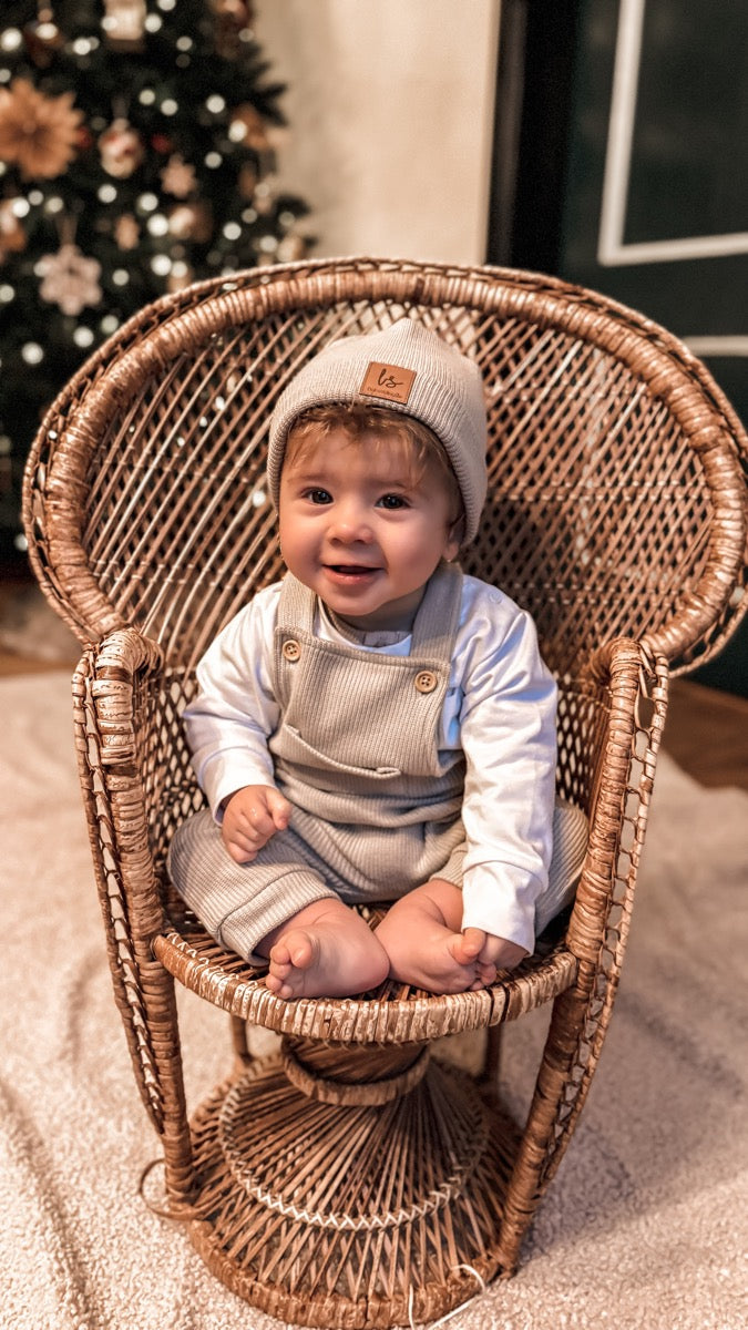 Subtly knitted tuinpakje (sand) - PRE-ORDER